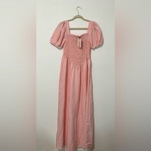 This dress is gorgeous! Size 6